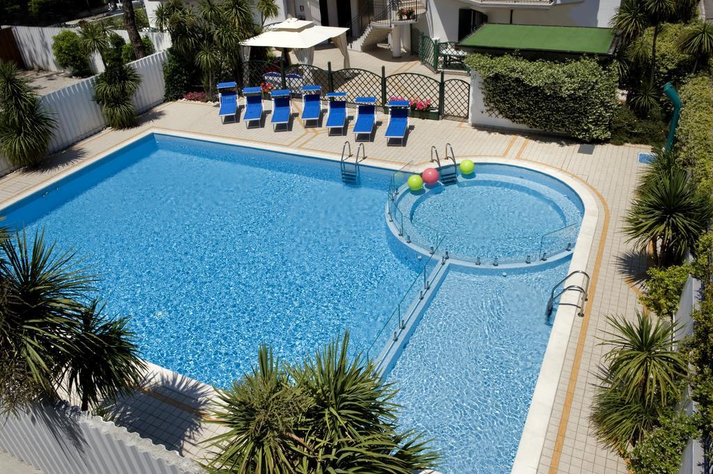 Residence Acquamarina San Benedetto del Tronto Exteriör bild
