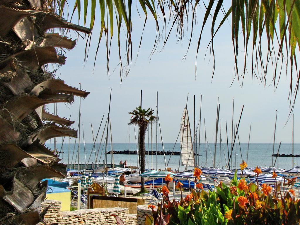 Residence Acquamarina San Benedetto del Tronto Exteriör bild