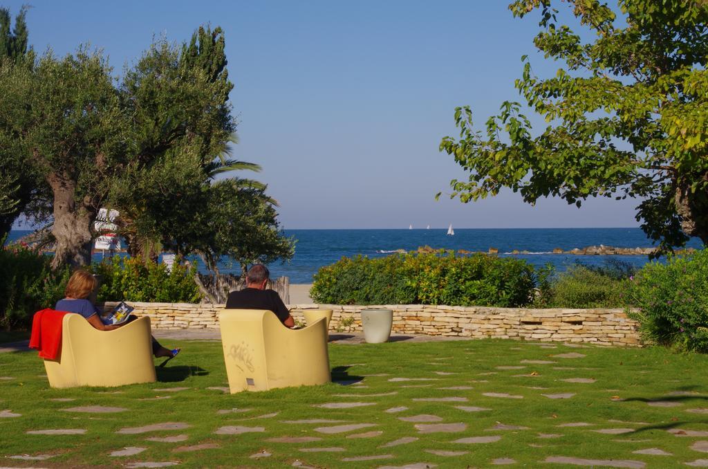 Residence Acquamarina San Benedetto del Tronto Exteriör bild
