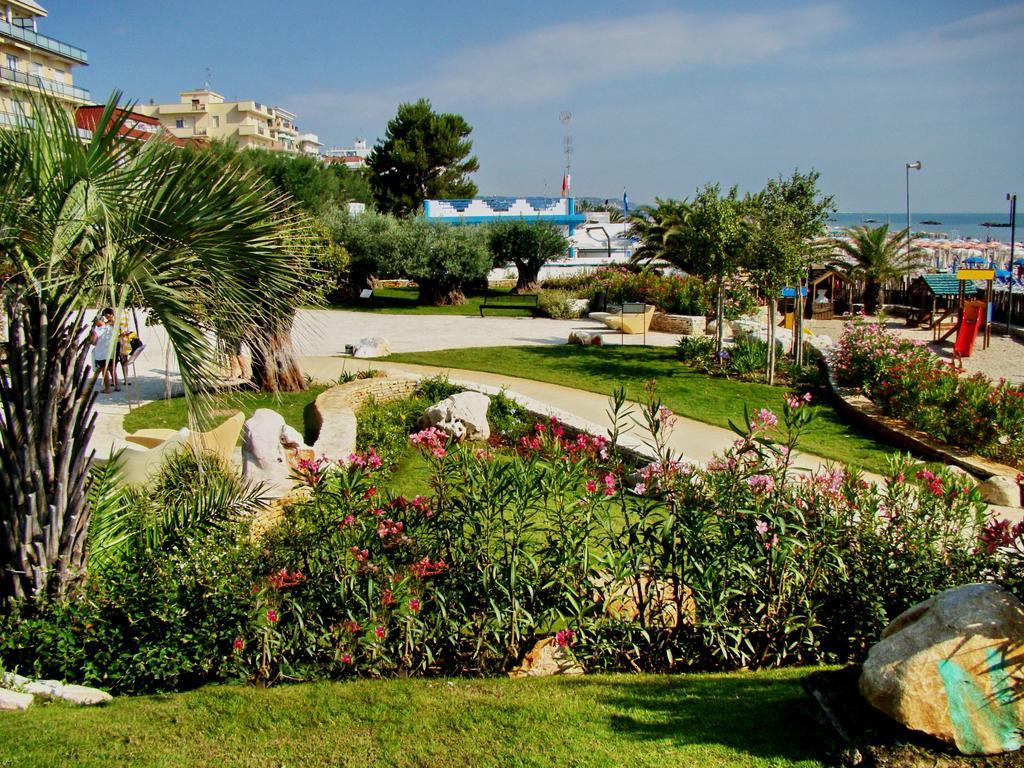 Residence Acquamarina San Benedetto del Tronto Exteriör bild