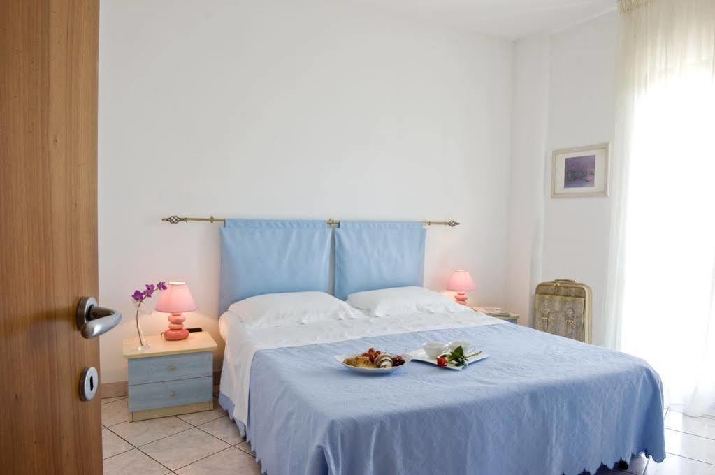 Residence Acquamarina San Benedetto del Tronto Exteriör bild
